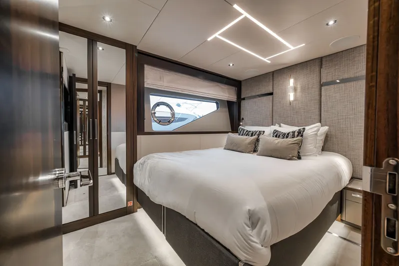 Dolce Far Niente Yacht Photos Pics 