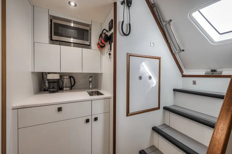 Dolce Far Niente Yacht Photos Pics 