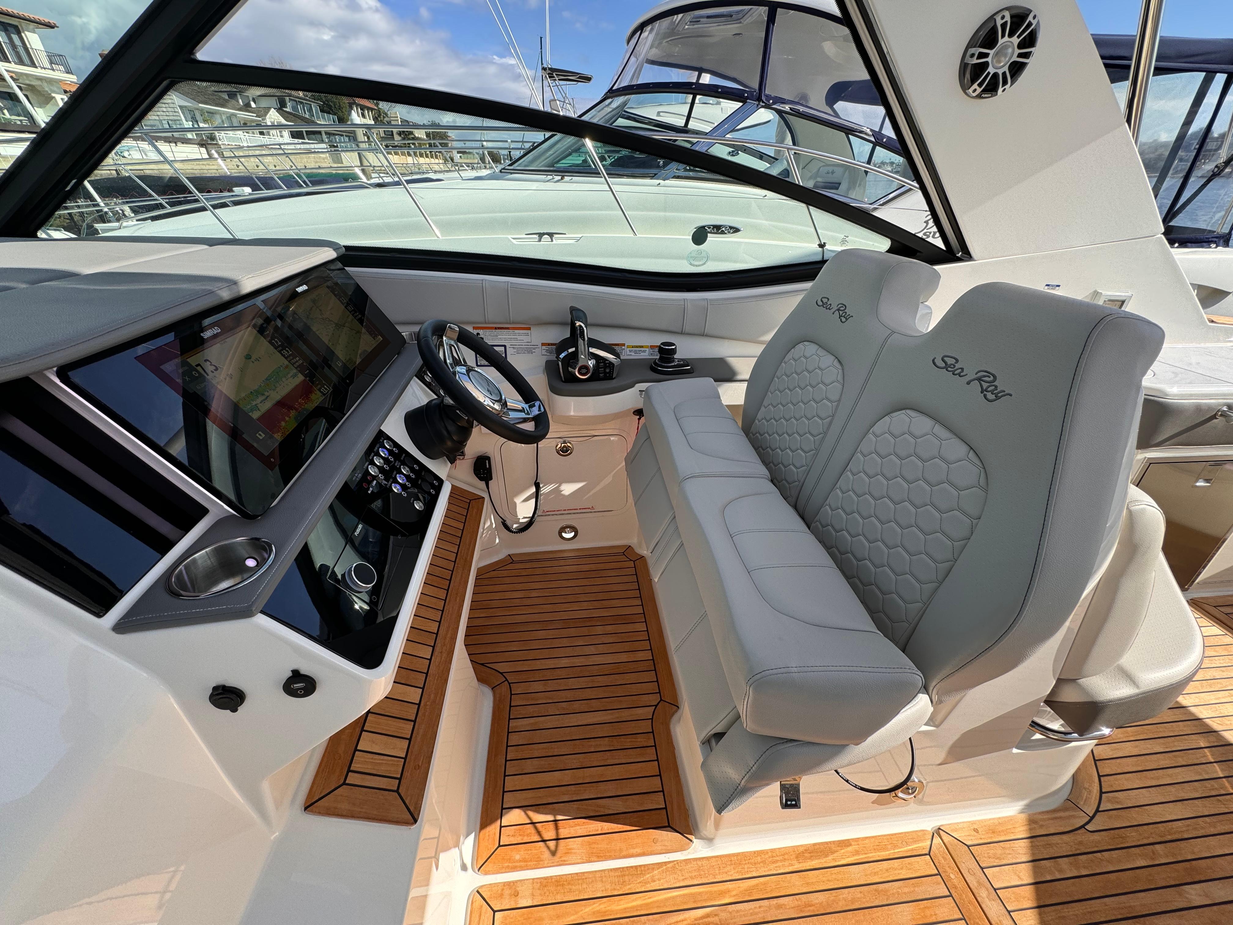 2023 Sea Ray 320 Sundancer OB Cruiser for sale - YachtWorld