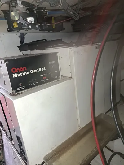  Yacht Photos Pics Onan Marine GenSet in 1999 Hatteras 50 Convertible engine room.