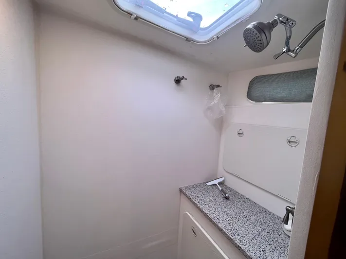 Veritas Yacht Photos Pics 