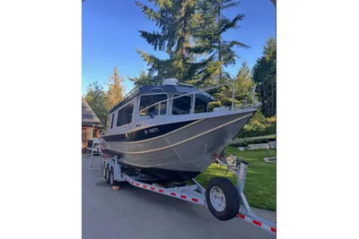 Thunder Jet 28 Pilot Off Shore