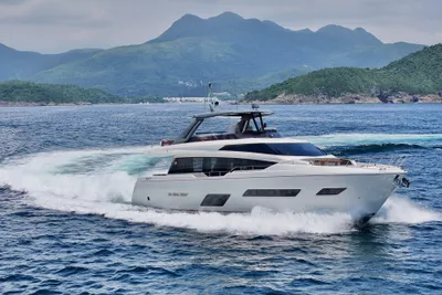 Ferretti Yachts 780