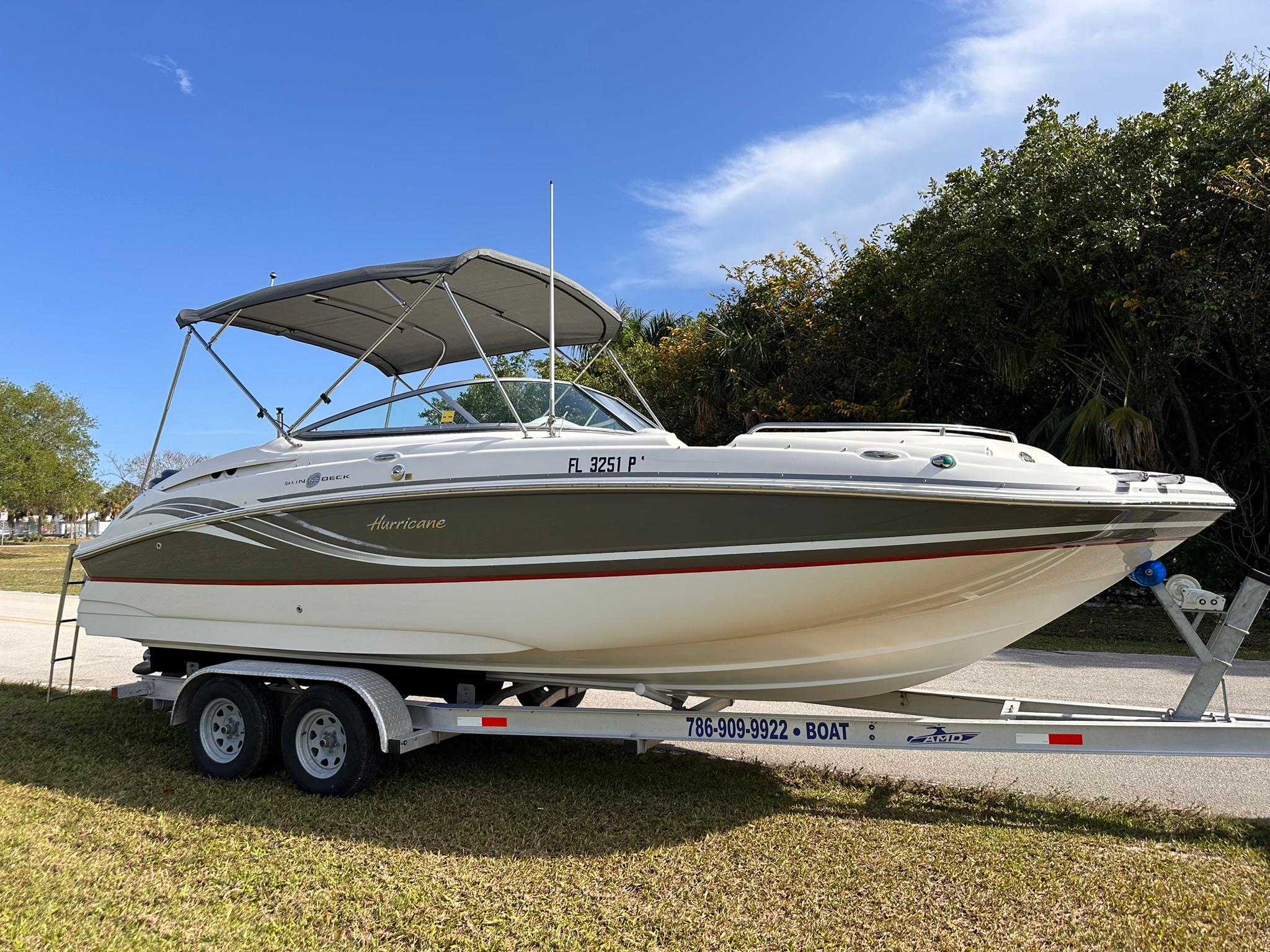 Hurricane SunDeck 2400 OB