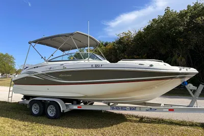 Hurricane SunDeck 2400 OB