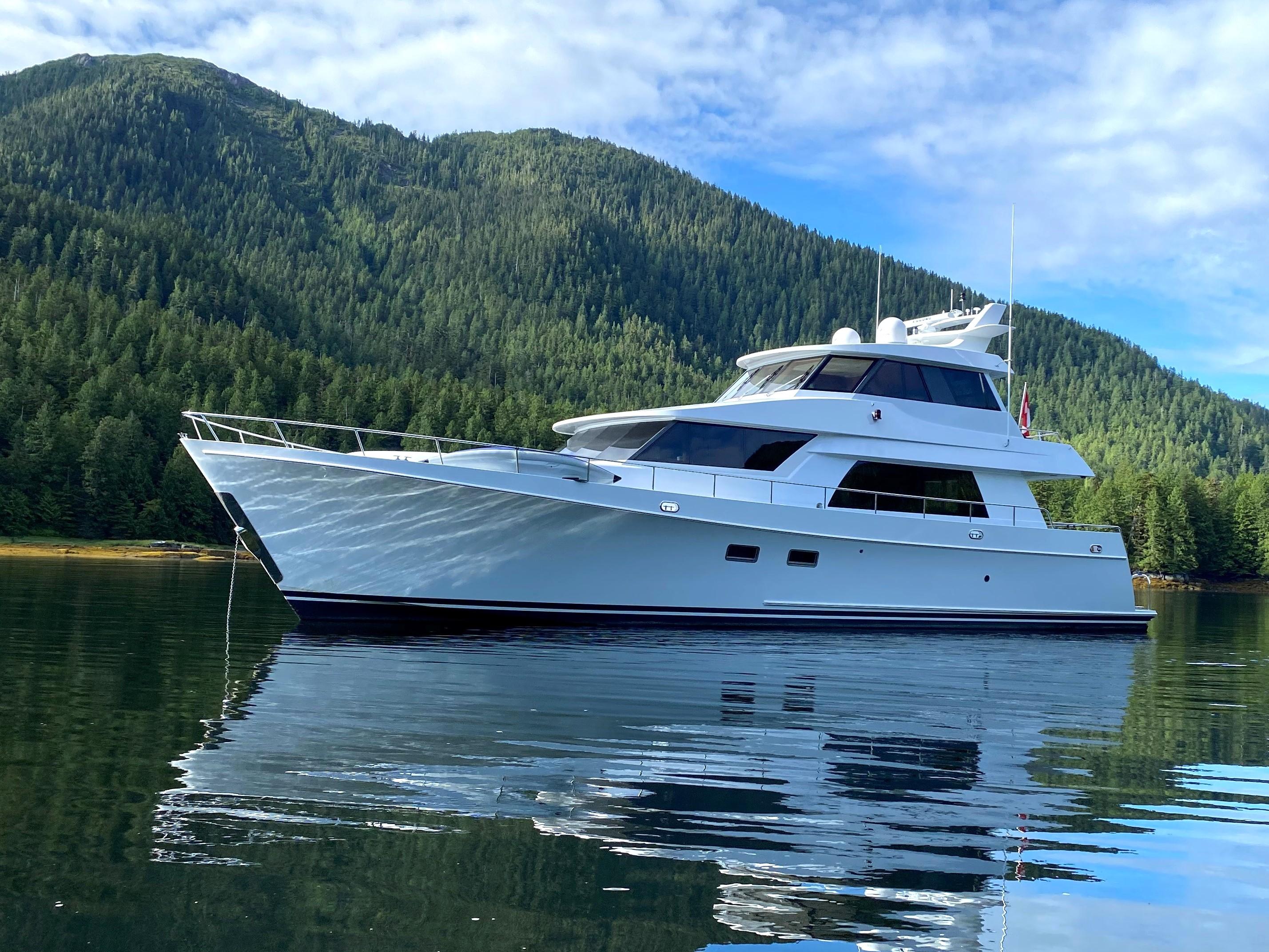 2005 McQueen Command Bridge Motor Yacht Motor Yacht for sale YachtWorld