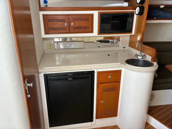 Tally Ho Yacht Photos Pics 