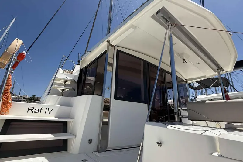 Raf IV Yacht Photos Pics 2020 Bali 4.3 catamaran with open deck and modern design, named Raf IV.