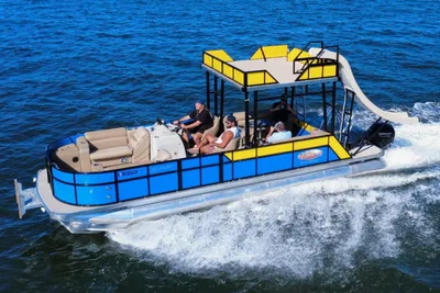 Bahama 240 Tritoon Coral Reef