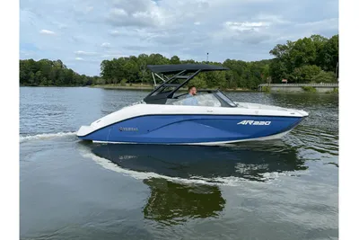 Yamaha Boats AR220