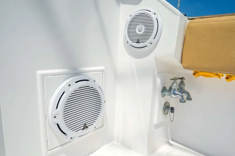 Wake Maker Yacht Photos Pics Cockpit Speakers