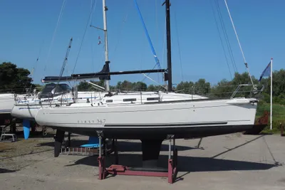 2006 Beneteau First 34.7 Carbon Mast