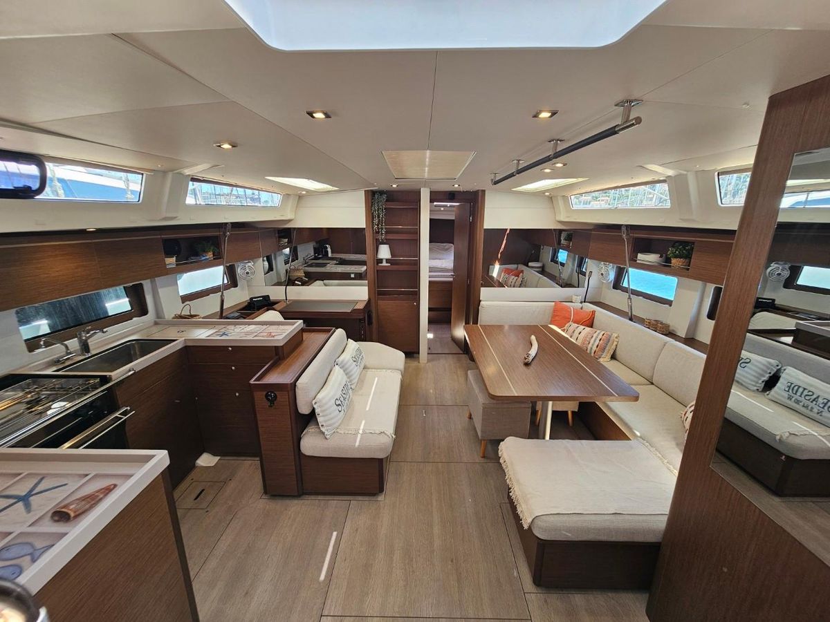 2023 Beneteau 52 