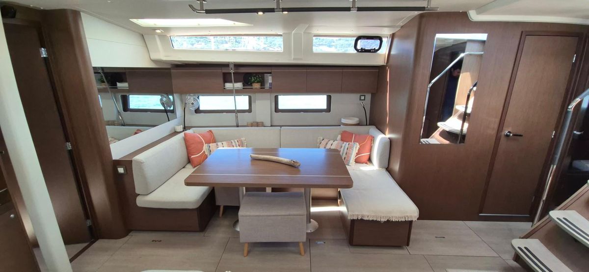 2023 Beneteau 52 
