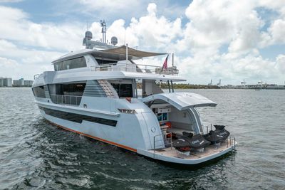 Yacht