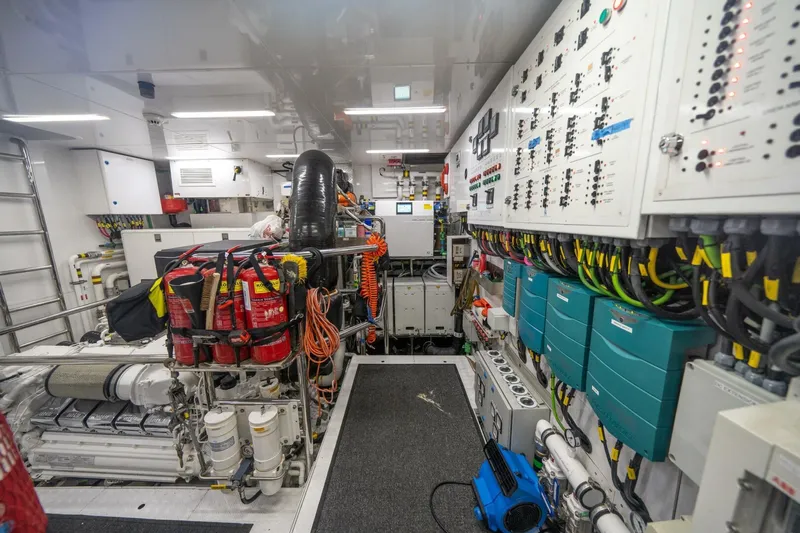 Day One Yacht Photos Pics 