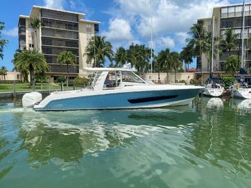 2019 42' Boston Whaler-420 Outrage Fort Lauderdale, FL, US