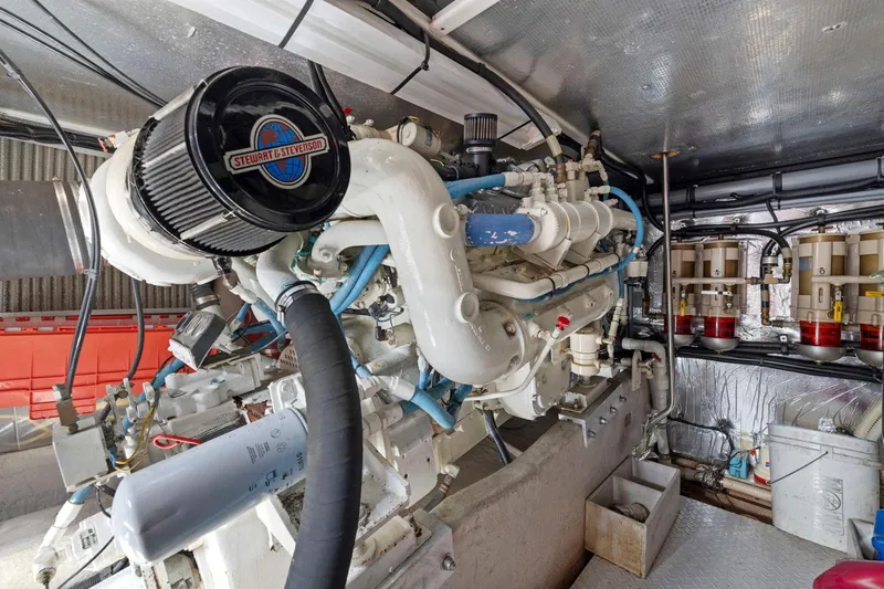  Yacht Photos Pics Engine room of 1994 Sea Ray 550 Sedan Bridge with Stewart & Stevenson components.