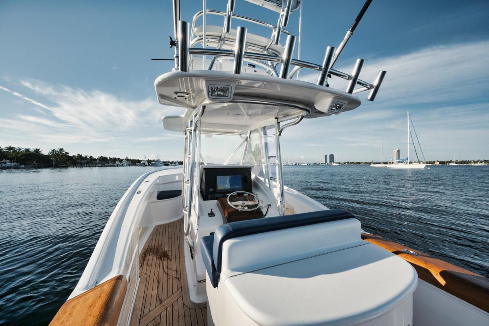 2011 Winter Custom Yachts 29' Winter CC Cuddy Center Console for sale