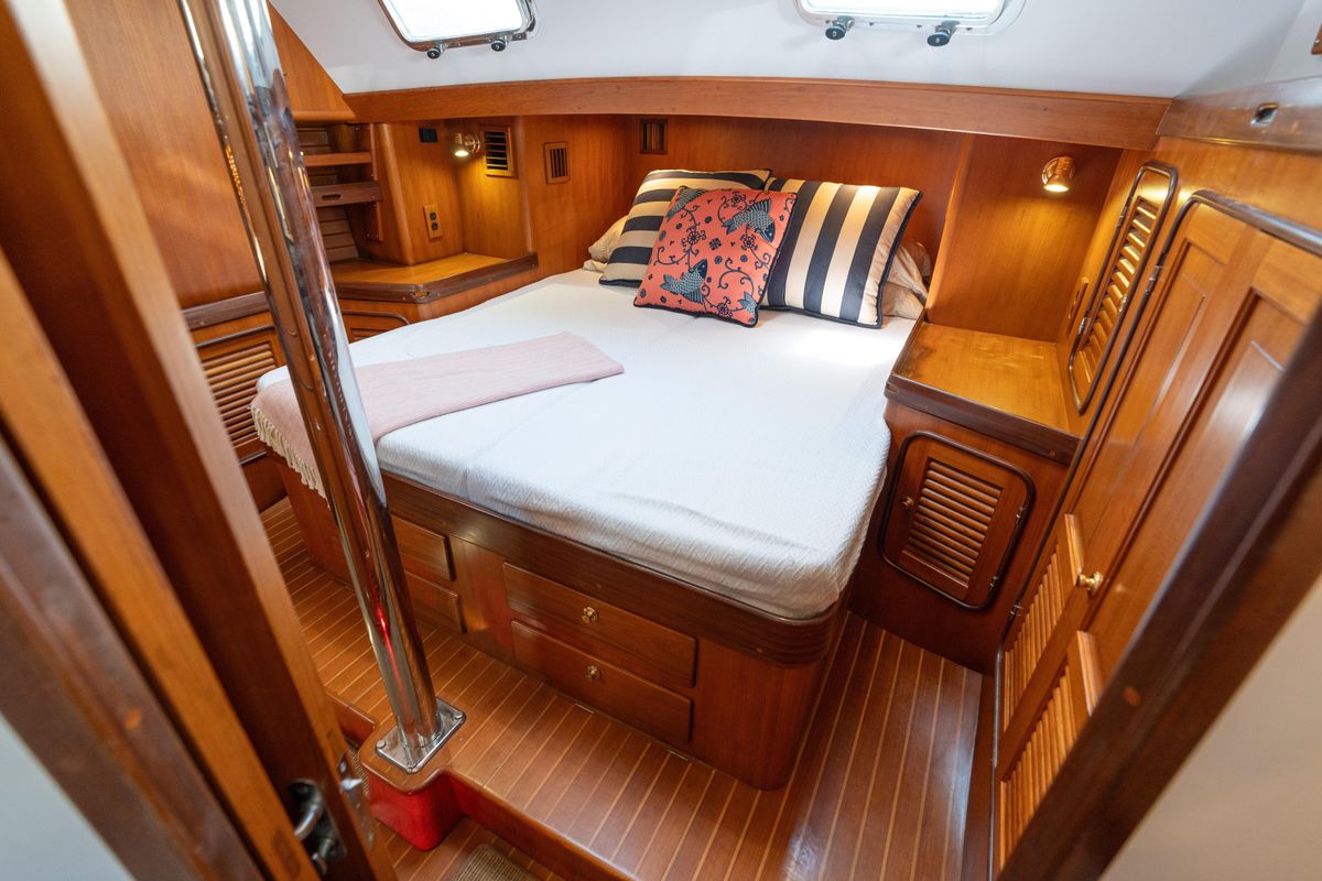 2002 Passport 47 