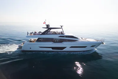 Ferretti Yachts 780
