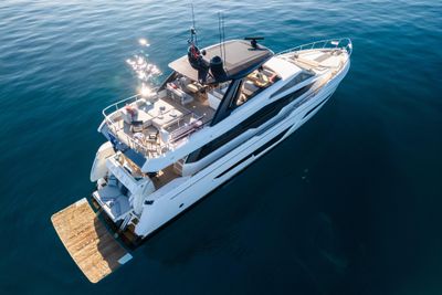 Yacht