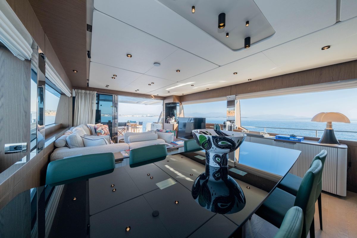 2021 Ferretti Yachts 78 