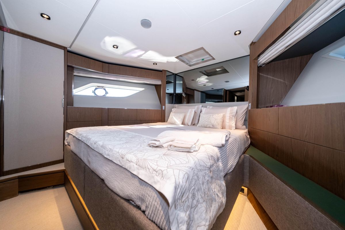 2021 Ferretti Yachts 78 