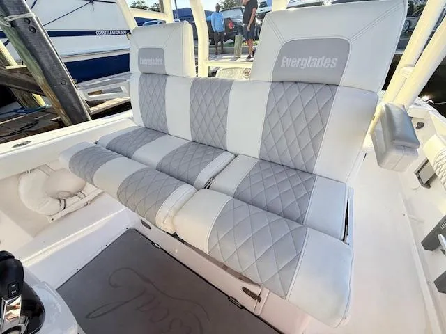  Yacht Photos Pics 2014 Everglades 355 Center Console boat seating with quilted upholstery.