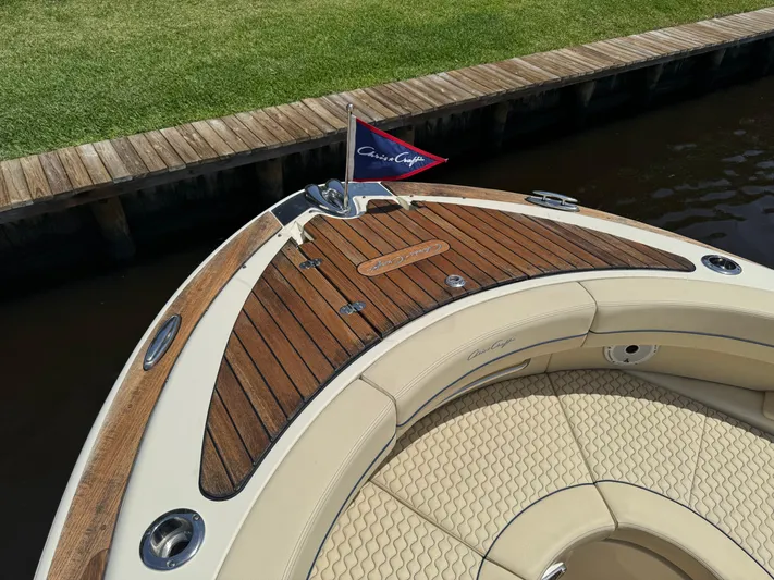  Yacht Photos Pics 2020 Chris-Craft Launch 31 GT boat with teak deck and elegant seating.