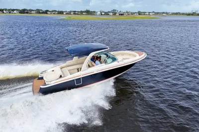 Chris-Craft Launch 31 GT