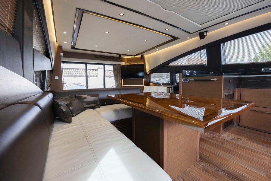 2015 Sea Ray L650