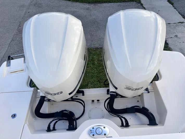 Sweet Life Yacht Photos Pics Twin outboard engines on a 2019 Grady-White Freedom 325 boat.