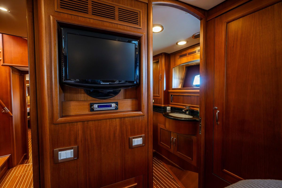 2007 Grand Banks 59 