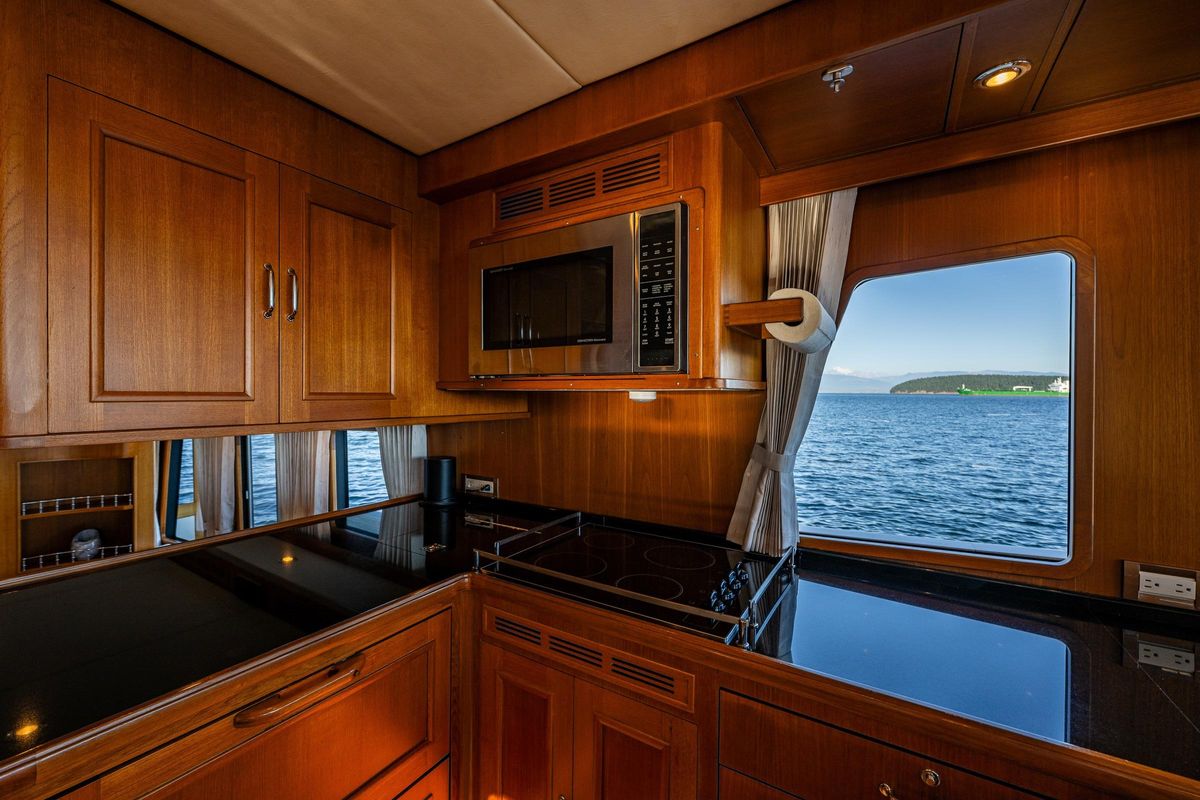 2007 Grand Banks 59 