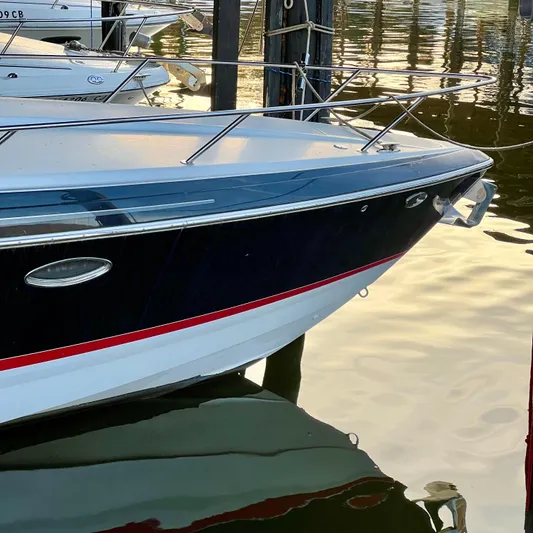 Quinjet Yacht Photos Pics bow