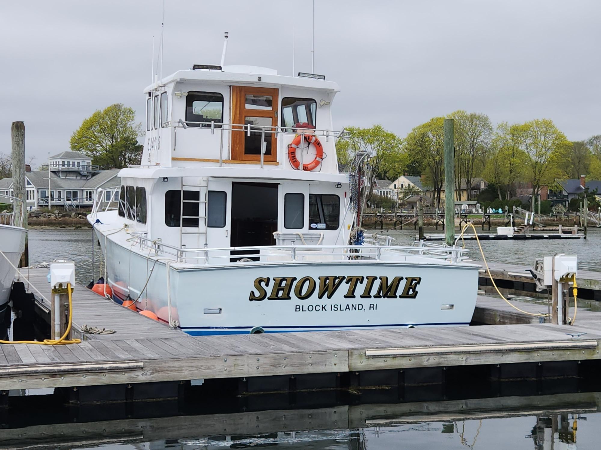 Tuna fishing store boat for sale