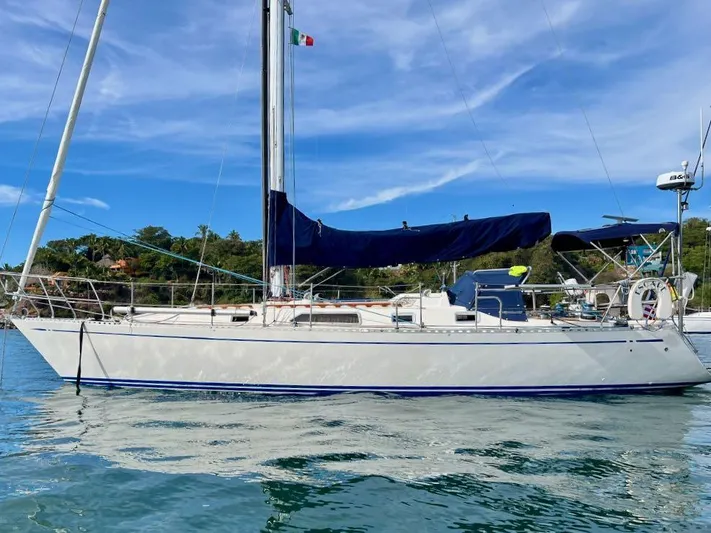 Escape Yacht Photos Pics 