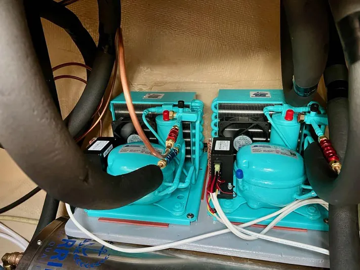 Escape Yacht Photos Pics 