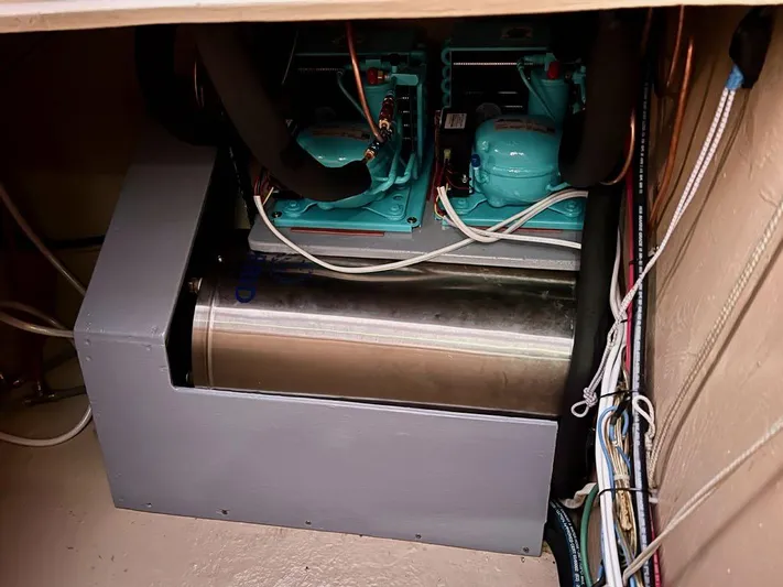 Escape Yacht Photos Pics 