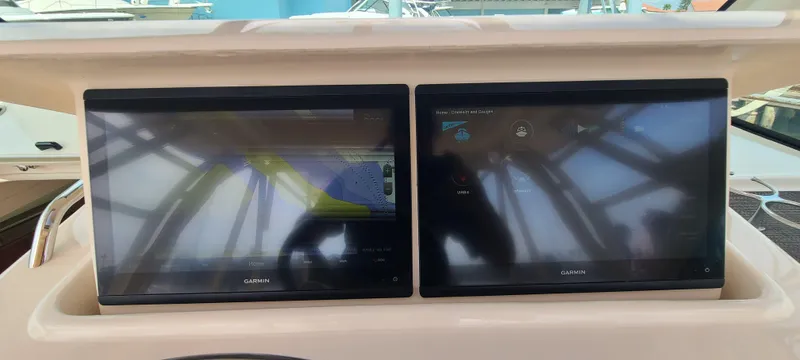  Yacht Photos Pics 2022 GRADY-WHITE 330 EXPRESS - Image 33