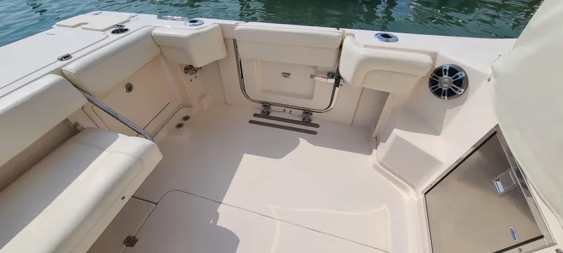  Yacht Photos Pics 2022 GRADY-WHITE 330 EXPRESS - Image 23