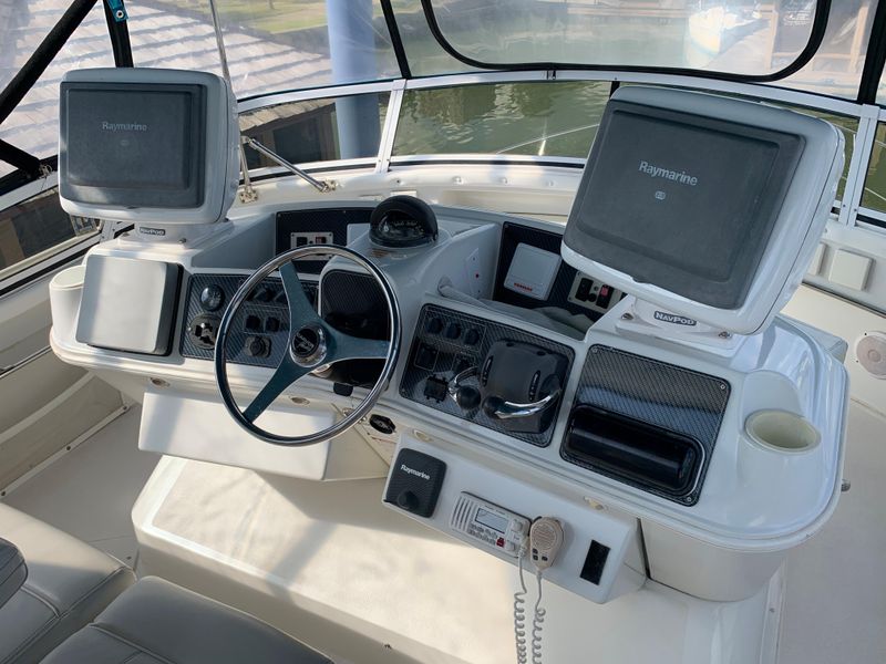 1997 Carver 500 Cockpit Motor Yacht