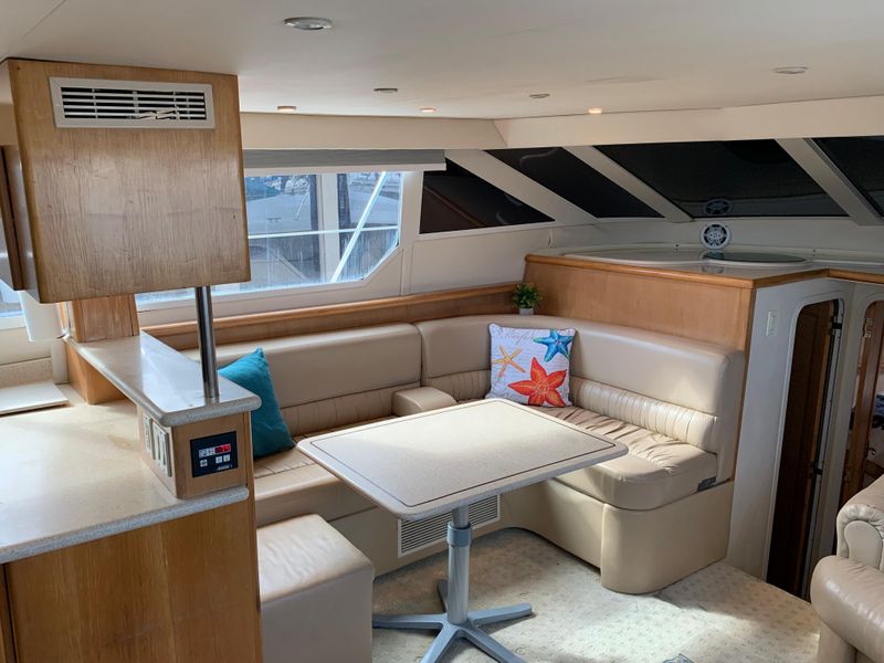 1997 Carver 500 Cockpit Motor Yacht