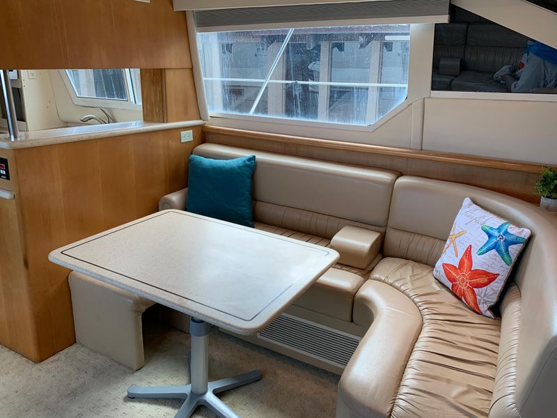1997 Carver 500 Cockpit Motor Yacht