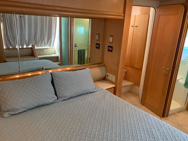 1997 Carver 500 Cockpit Motor Yacht