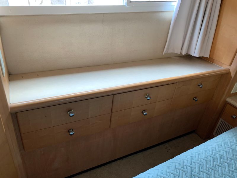1997 Carver 500 Cockpit Motor Yacht
