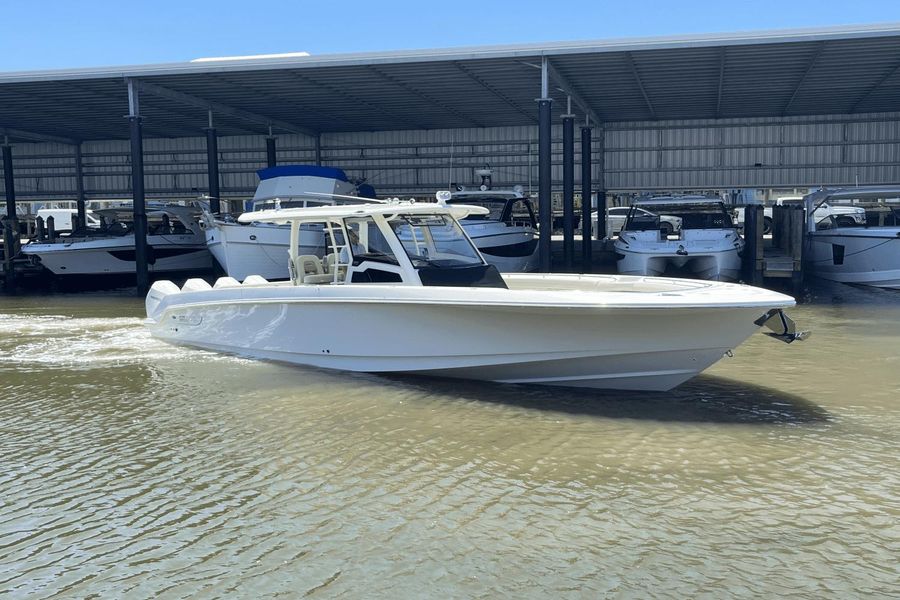 2021 Boston Whaler 380 Outrage