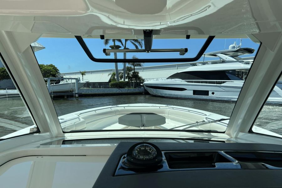 2021 Boston Whaler 380 Outrage