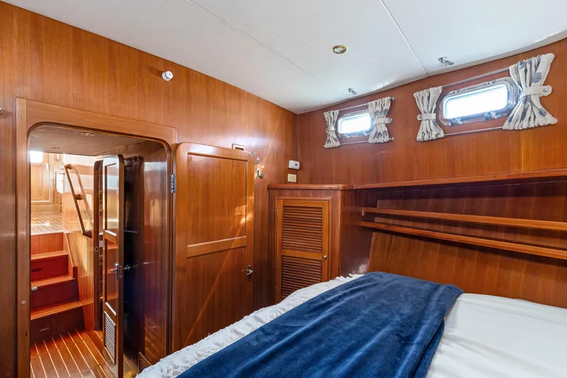 Ohana Kai Yacht Photos Pics 